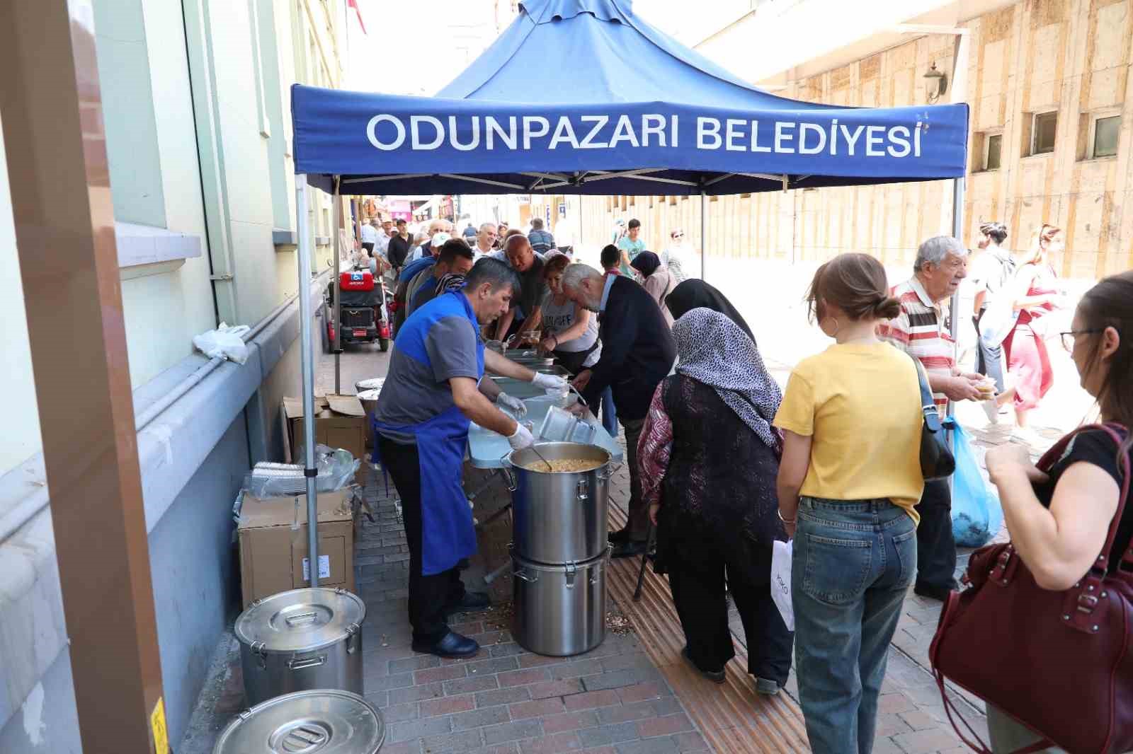 Odunpazarı Belediyesi’nden Muharrem Ayı’nda aşure ikramı