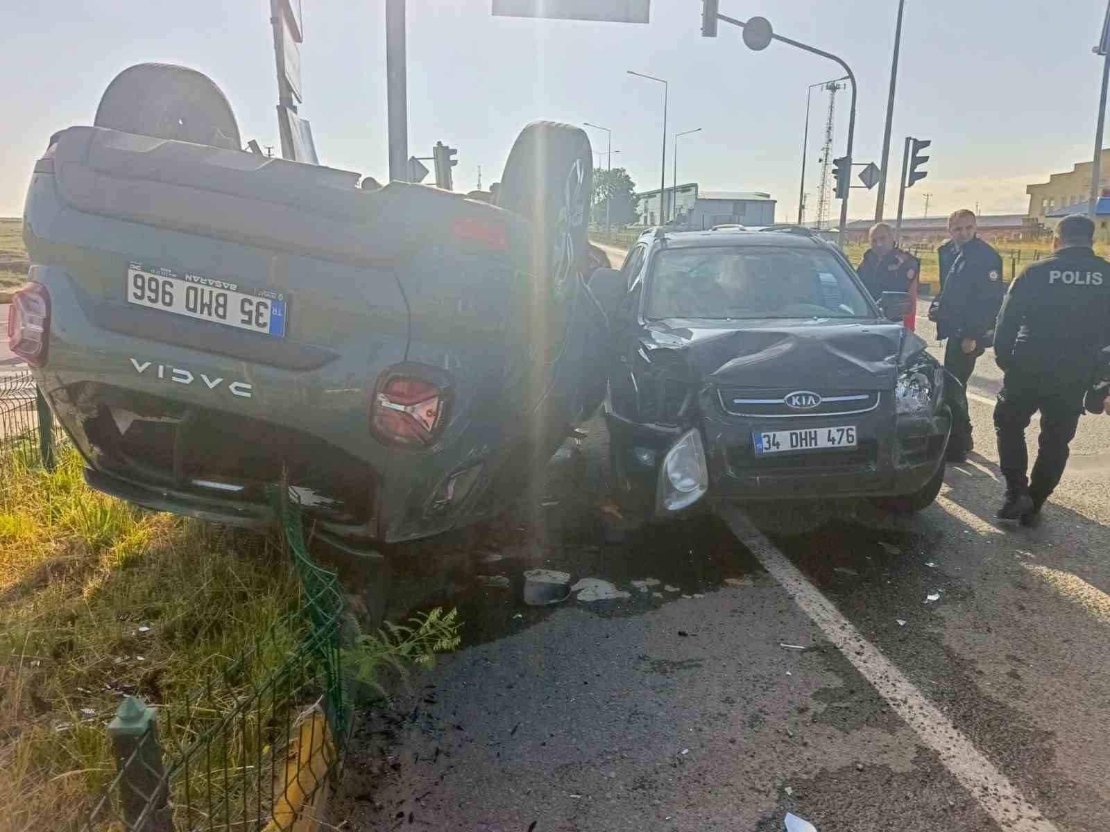 Kars'ta trafik kazası: 2 kişi yaralandı - İhlas Haber Ajansı
