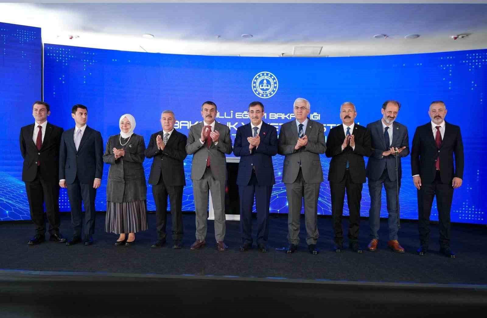 Cumhurbaşkanı Yardımcısı Yılmaz: "Teknoloji dar bir zümrenin kontrolünde olursa toplumsal eşitsizlikleri derinleştirebilir"