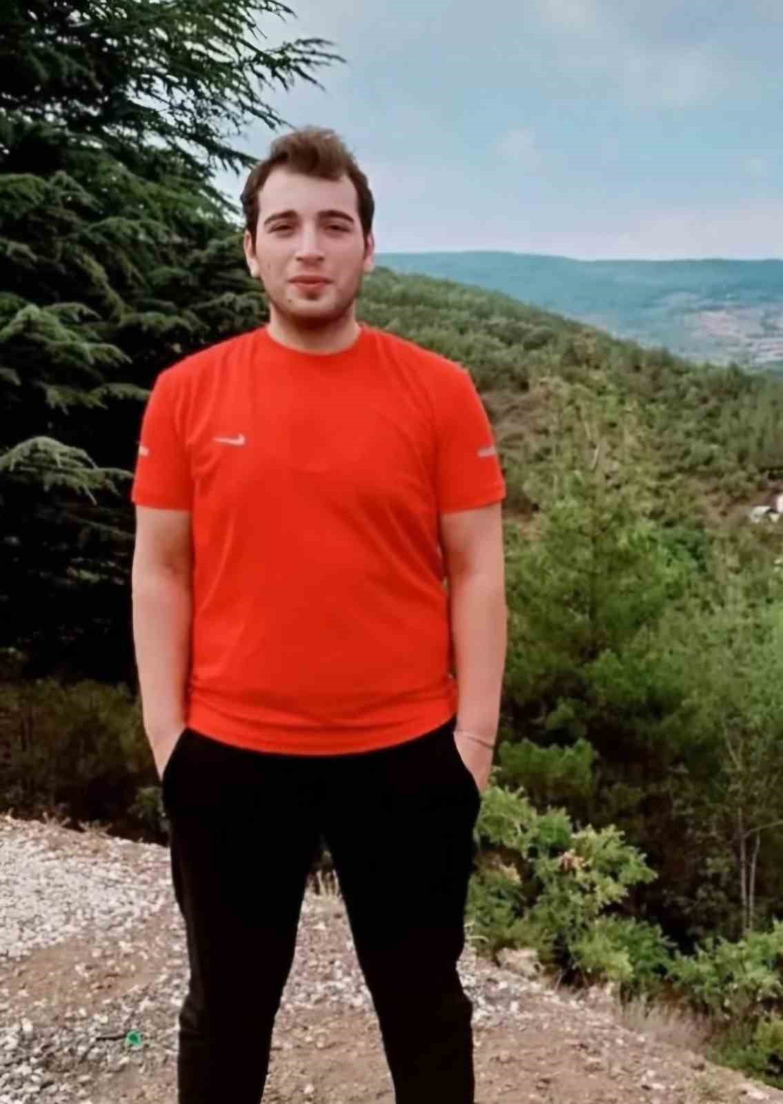 Motosikletli kuryenin &ouml;l&uuml;m&uuml;ne yol a&ccedil;an 17 yaşındaki ehliyetsiz s&uuml;r&uuml;c&uuml;ye 3 yıl 6 ay 20 g&uuml;n hapis
