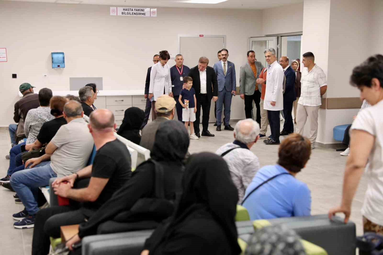 Vali Aydoğdu, hastaneye ziyarette bulundu