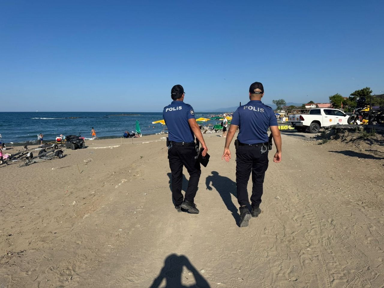 Karasu Sahili’nde hırsızlık olaylarına karşı emniyetten yoğun önlem