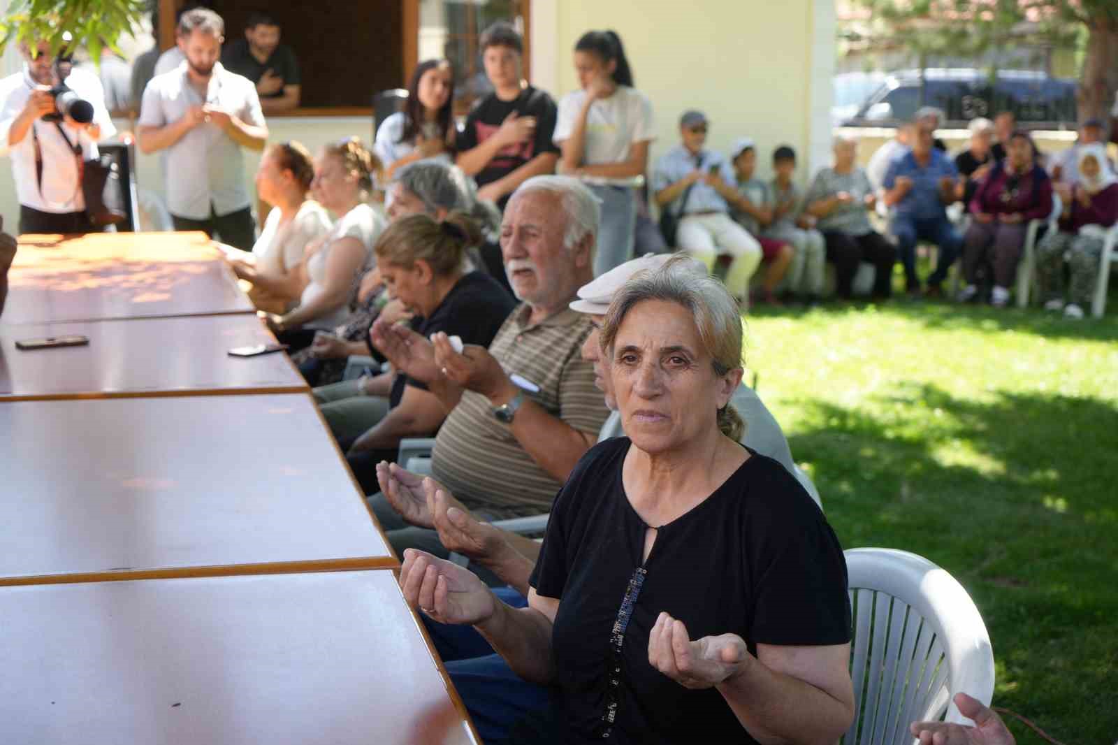 Erzincan’da 5 bin kişilik aşure ikramı