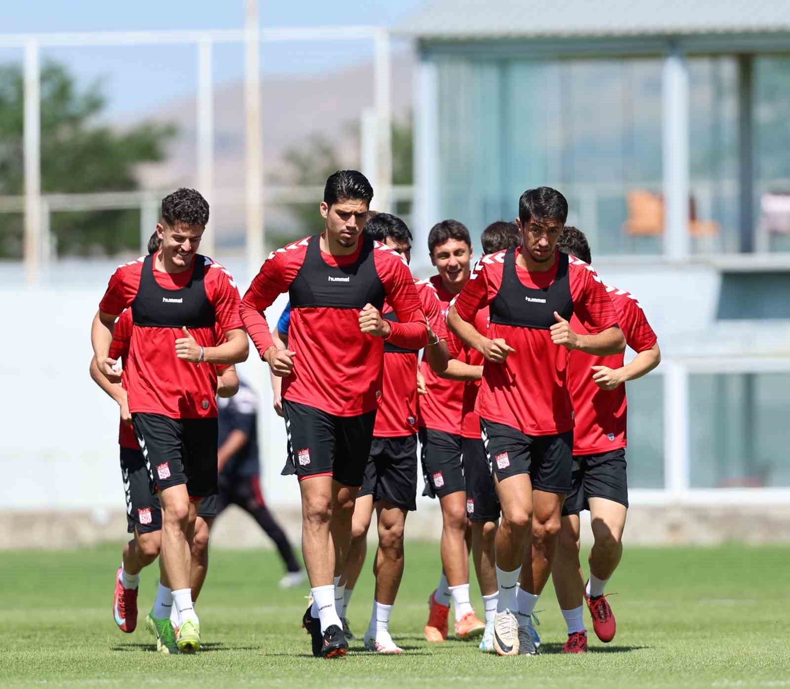 Sivasspor’da yeni sezon hazırlıkları devam ediyor
