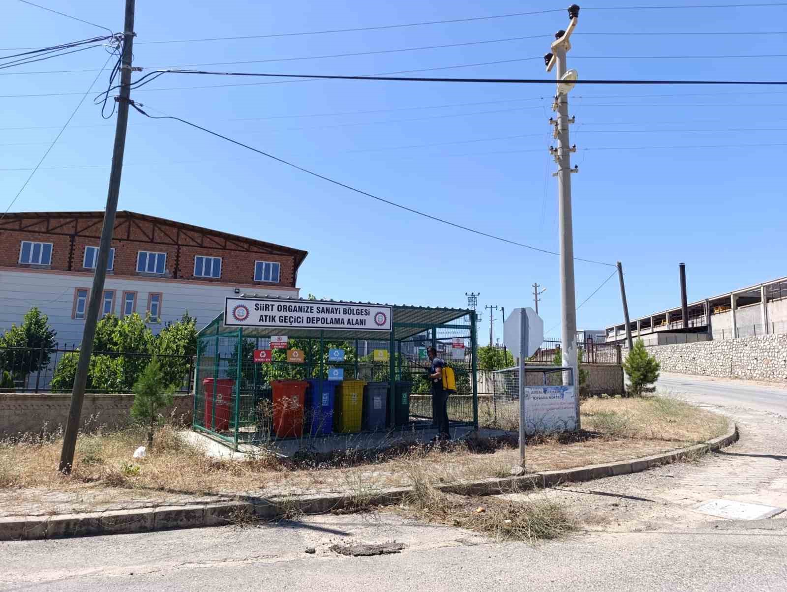 Siirt’te temizlik ve ilaçlama çalışmaları sürüyor