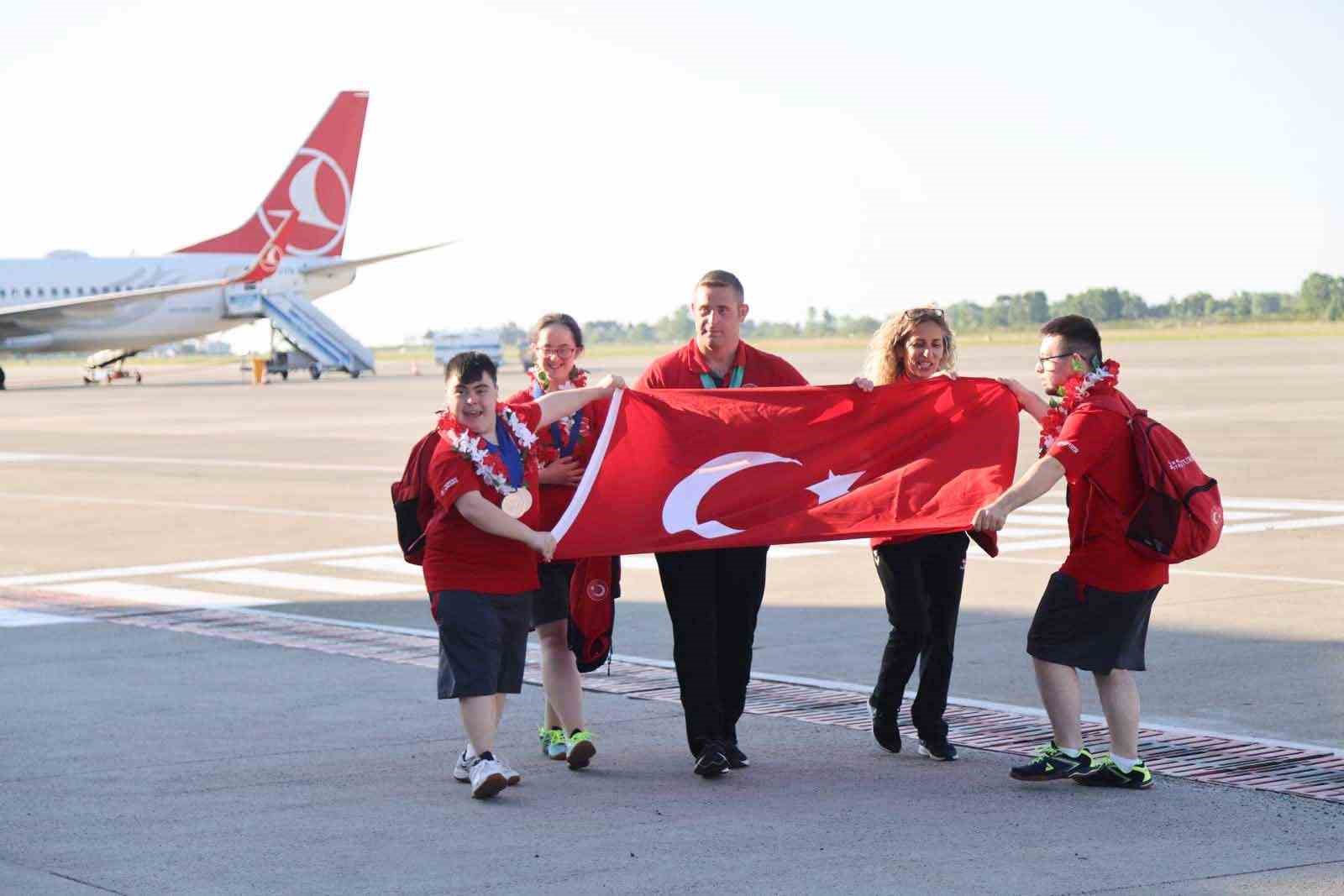 Canikli özel sporculardan Avrupa’da tarihi zafer