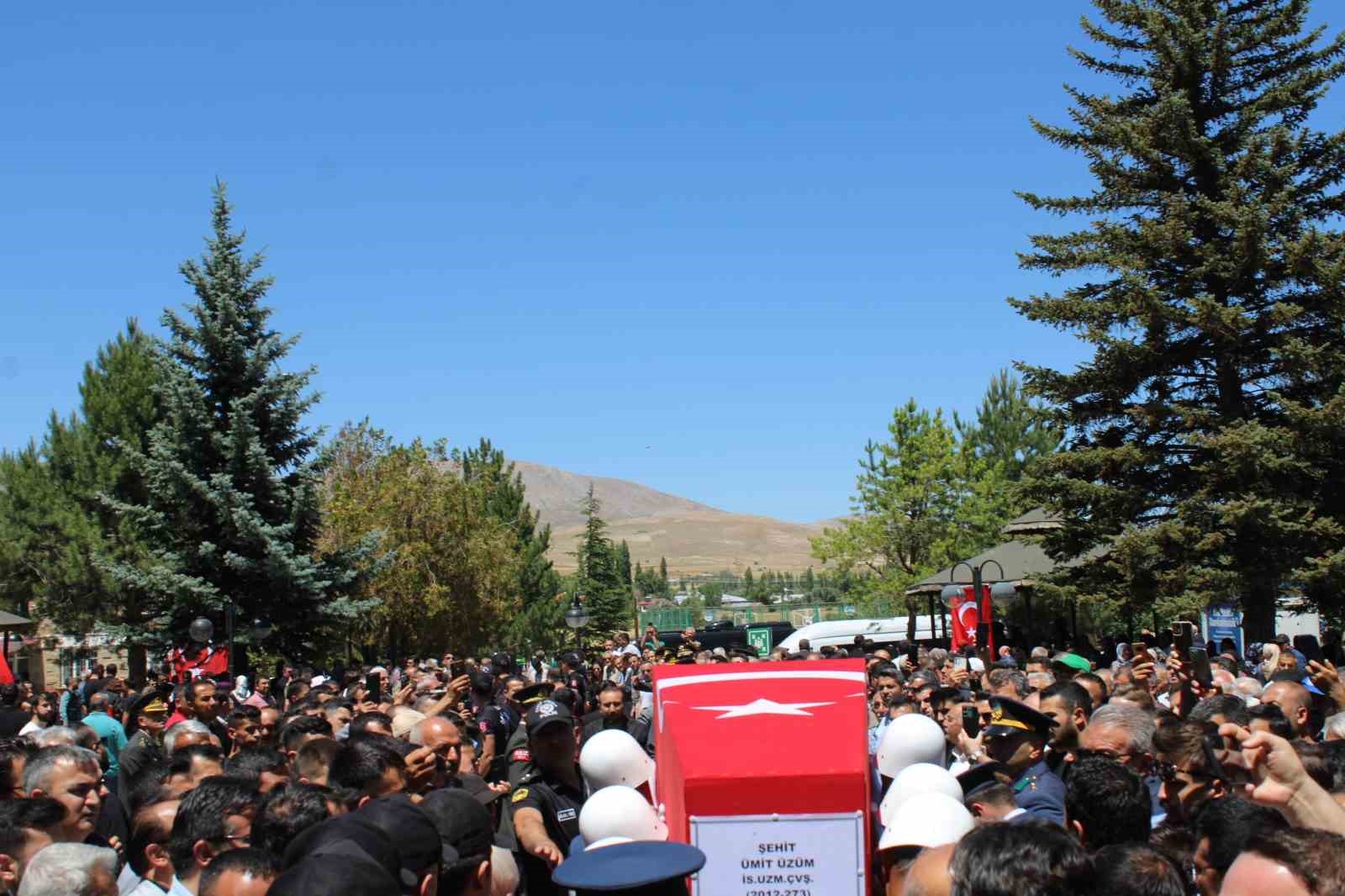 Şehit Üzüm Kayseri’de son yolculuğuna uğurlandı