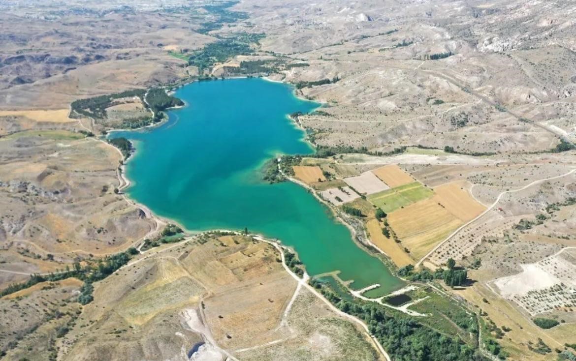 Nevşehir&rsquo;de 856 Bin yavru sazan balığı sularla buluştu
