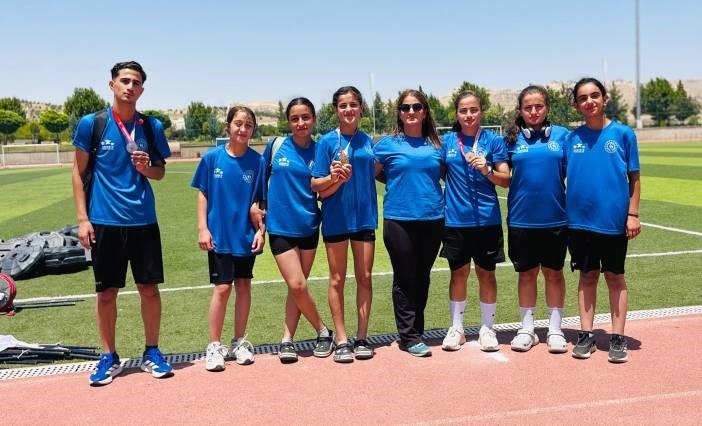 Hakkarili sporculardan b&uuml;y&uuml;k başarı
