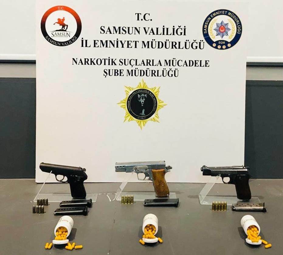 Samsun’da silah ve uyuşturucu ele geçirildi: 2 gözaltı