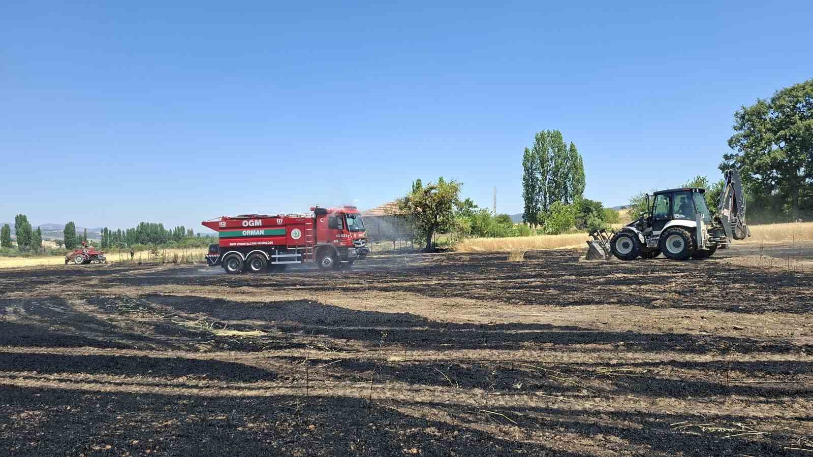 Hisarcık&rsquo;ta bi&ccedil;erd&ouml;ver kaynaklı yangında 2,5 dekar ekili alan zarar g&ouml;rd&uuml;
