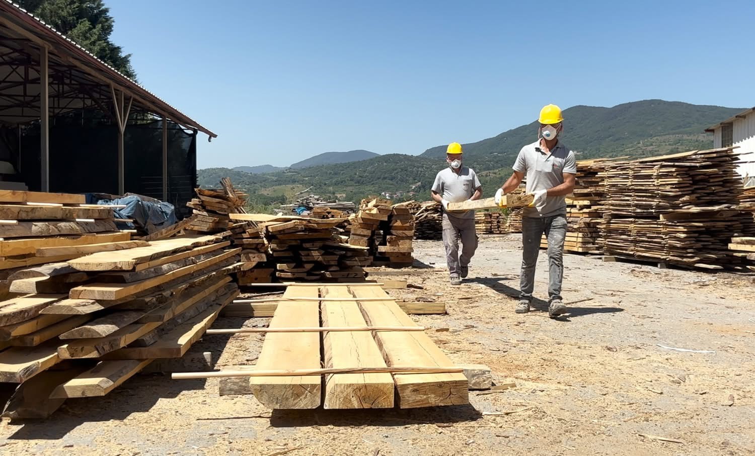 ÇAYBEL’den sokak hayvanlarına bin kulübe