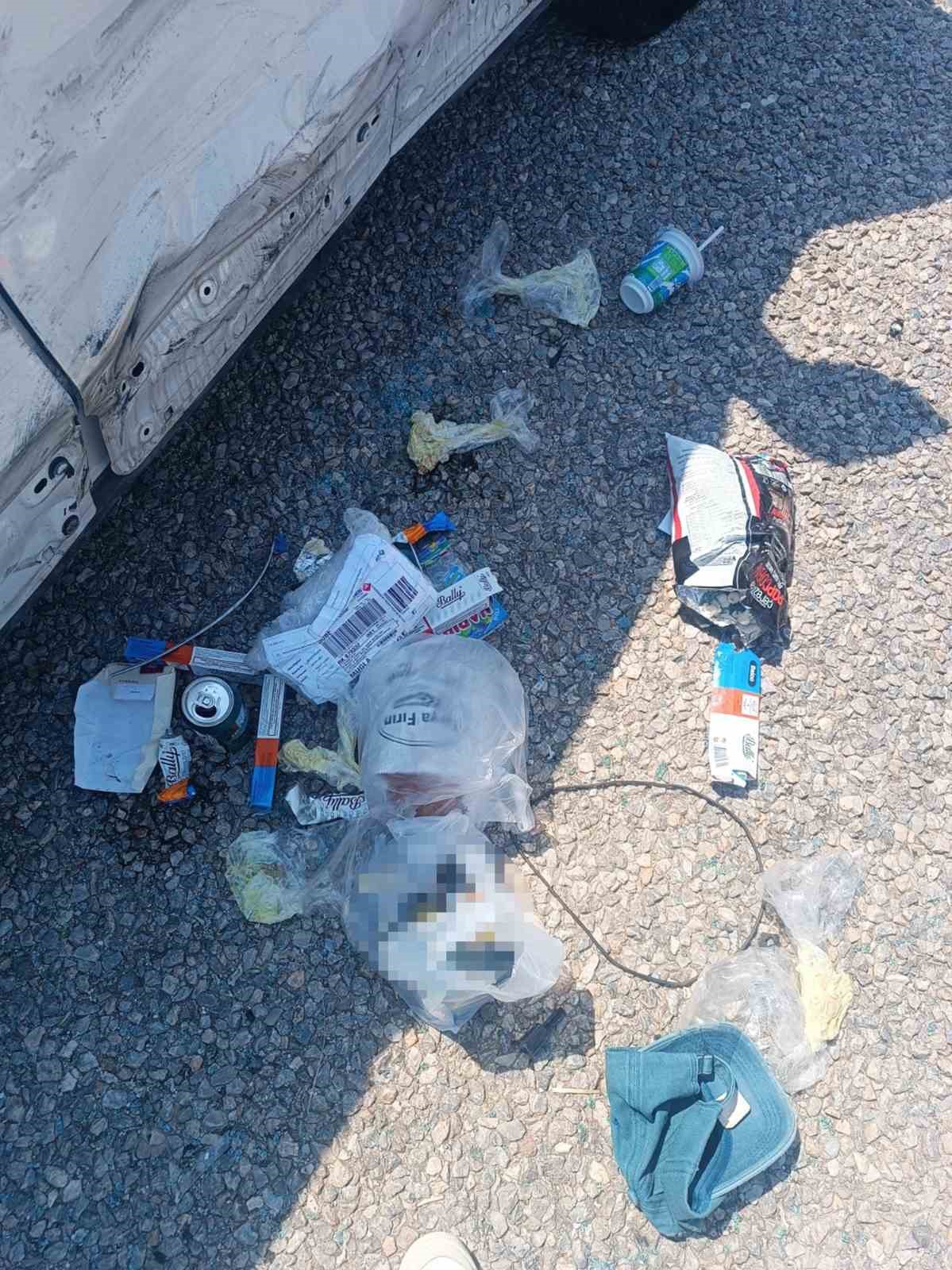 Yasaklı madde bulunduran araç, polisi peşine taktı, lastikleri patlatılarak durduruldu