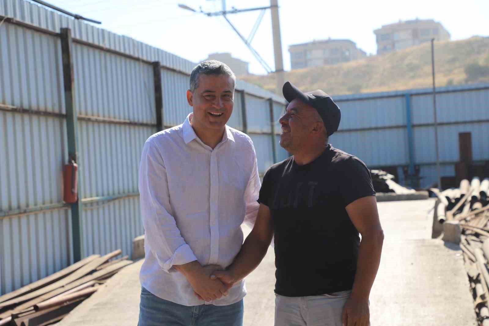 Turgutlu&rsquo;daki yol yapım &ccedil;alışmalarına inceleme
