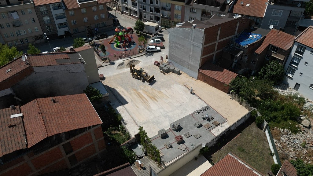 İnegöl Belediyesi’nin ücretsiz otopark hamlesi kararlılıkla sürüyor