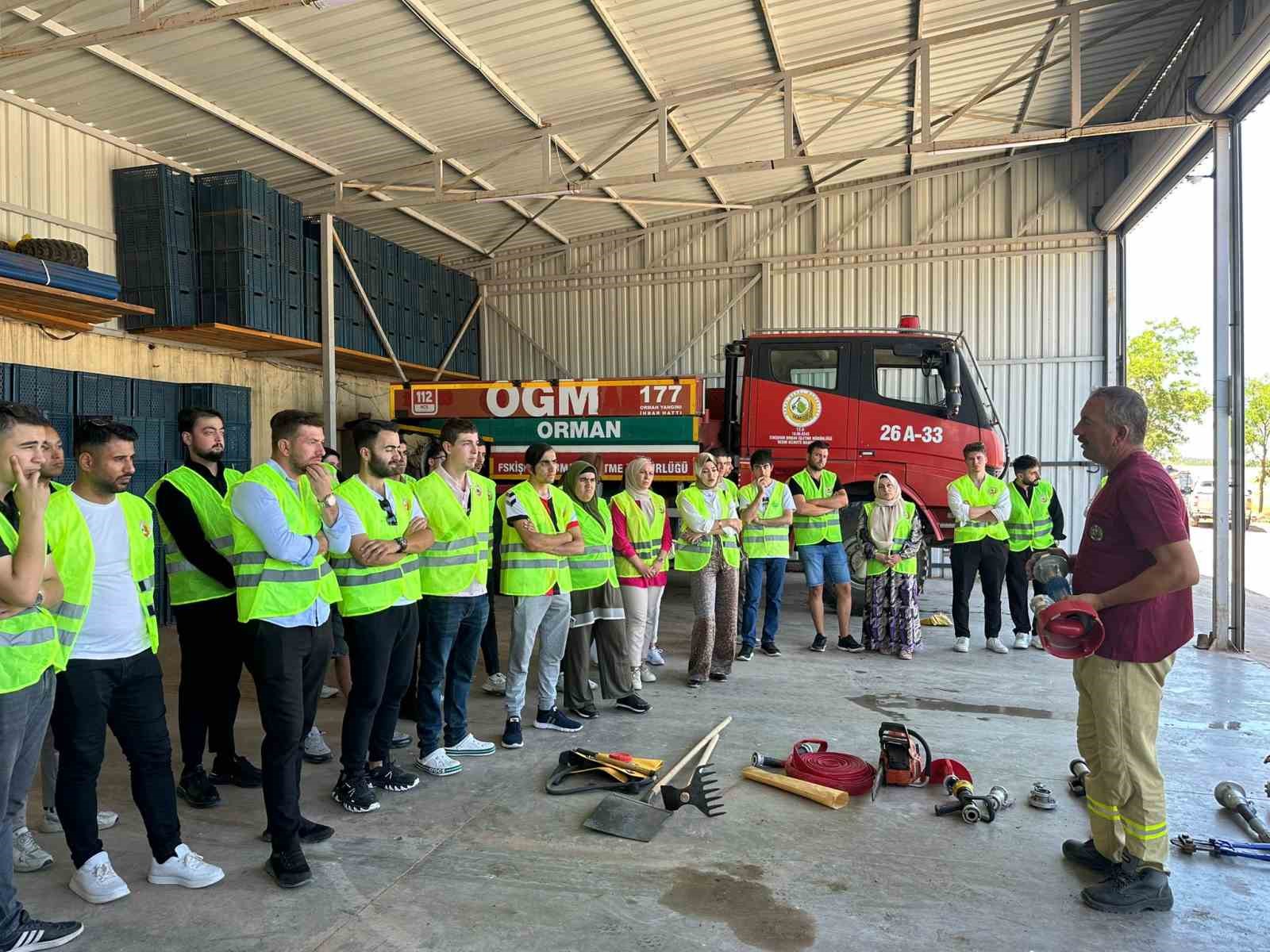 AK Gençlik yangın eğitimi aldı