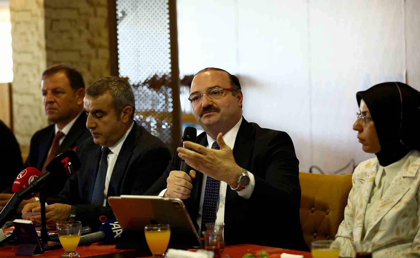 Rektör Hacımüftüoğlu, basınla buluştu
