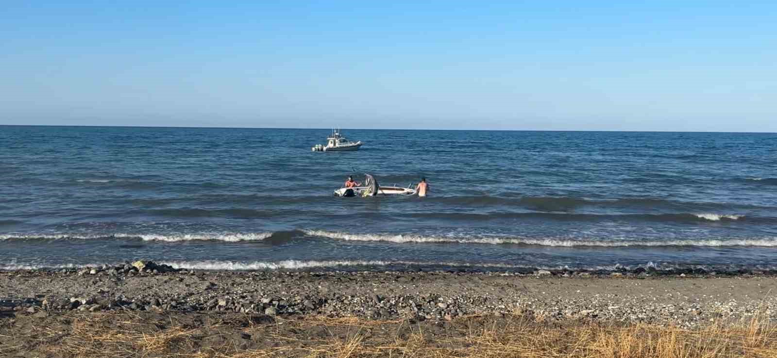 Tekne alabora oldu: 5 kişi denize düştü
