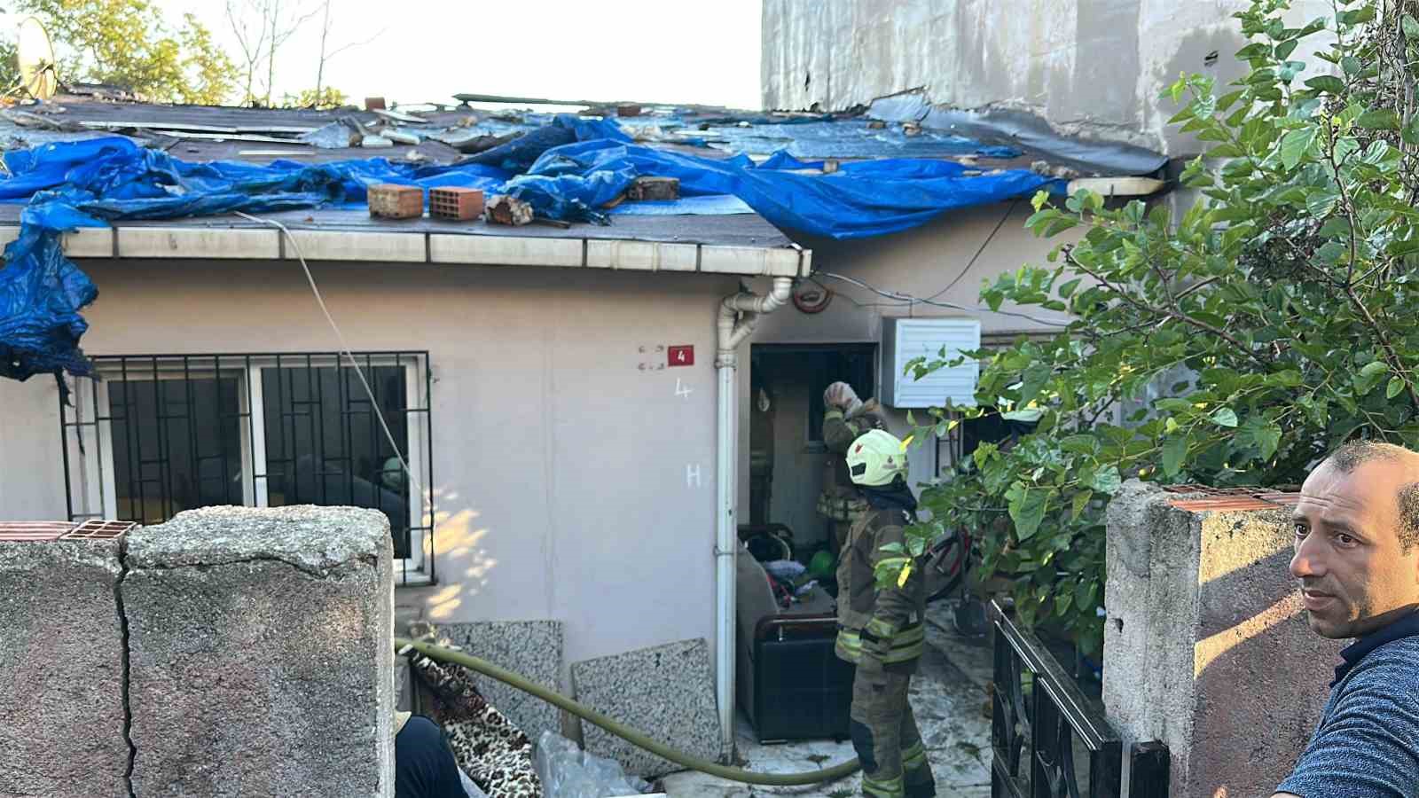 Ümraniye’de çakmakla oynayan çocuk yangın çıkardı