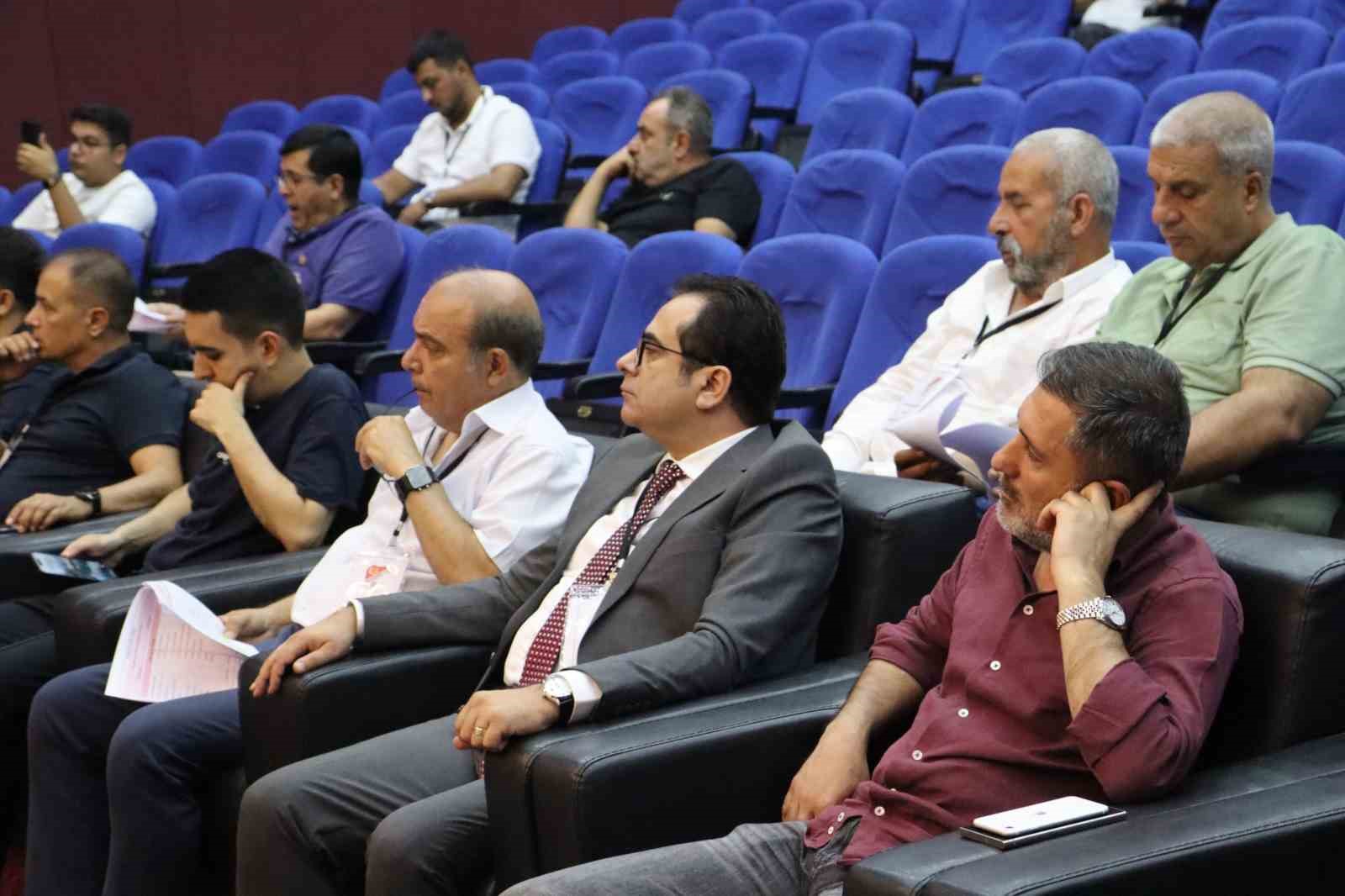 Elazığspor y&ouml;netimi ibra edildi
