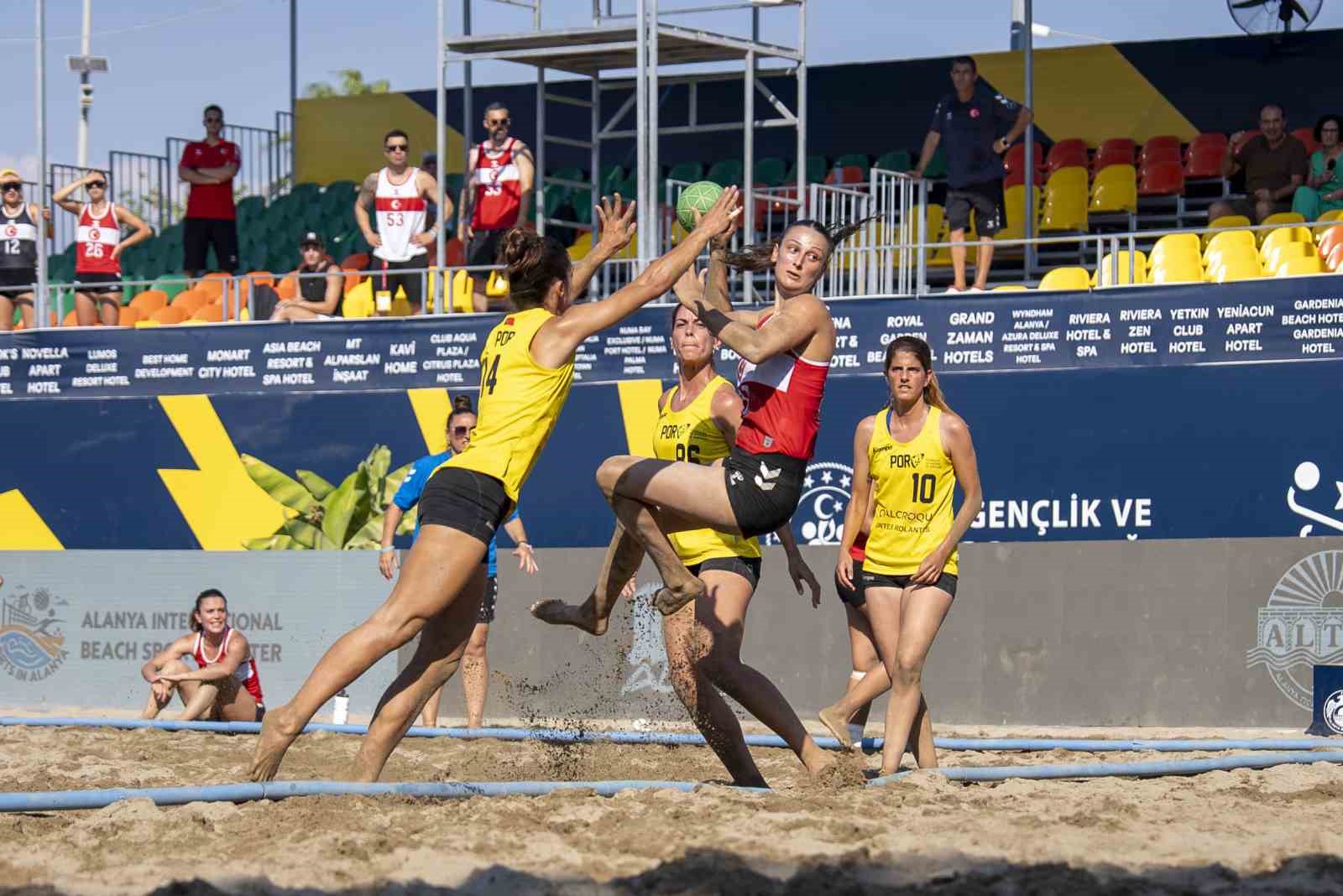 2025 Avrupa Plaj Hentbol Şampiyonası’nda ilk gün maçları tamamlandı