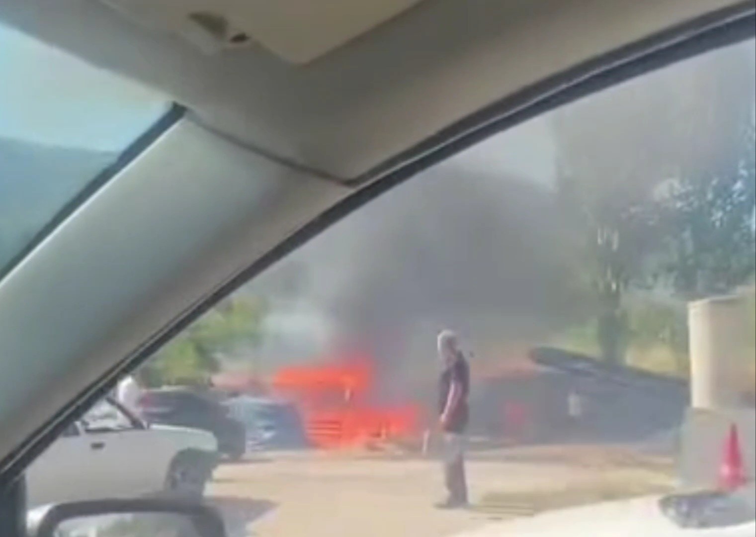 Karabük’te kömür ve odun deposu alev aldı