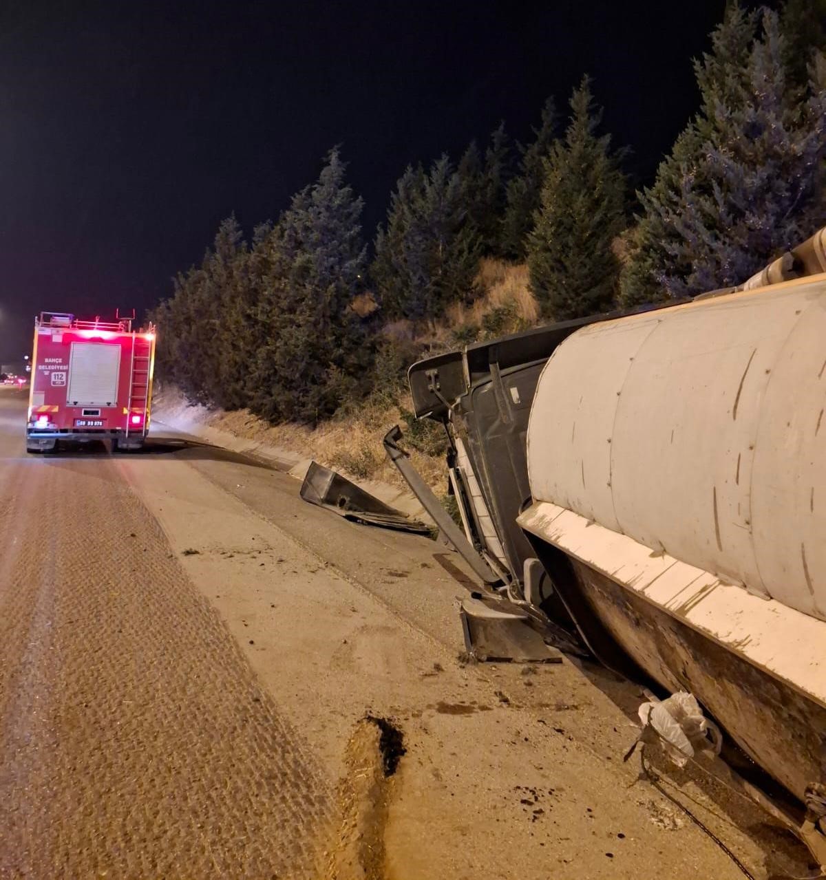 Osmaniye’de kontrolden çıkan tır devrildi: 1 yaralı