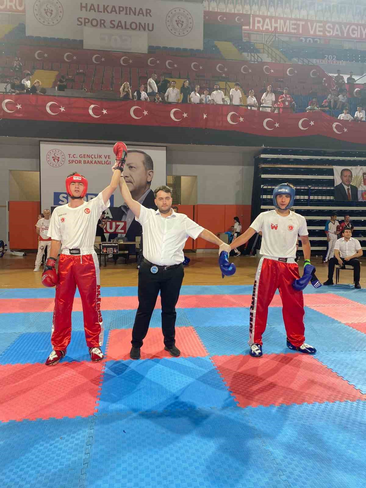 İki kardeş iki büyük başarı
