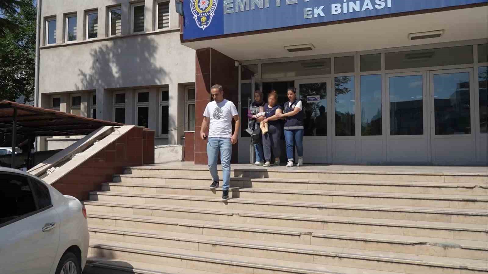 Evden 400 bin liralık ziynet eşyası &ccedil;alan zanlı Kırıkkale&rsquo;de yakalandı
