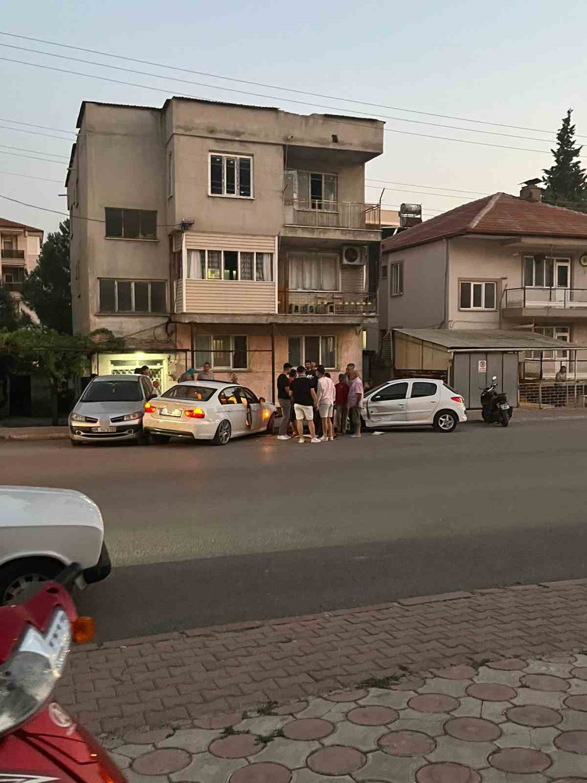 Drift denemesi h&uuml;sranla bitti: Hem kaza yaptı hem ceza yedi
