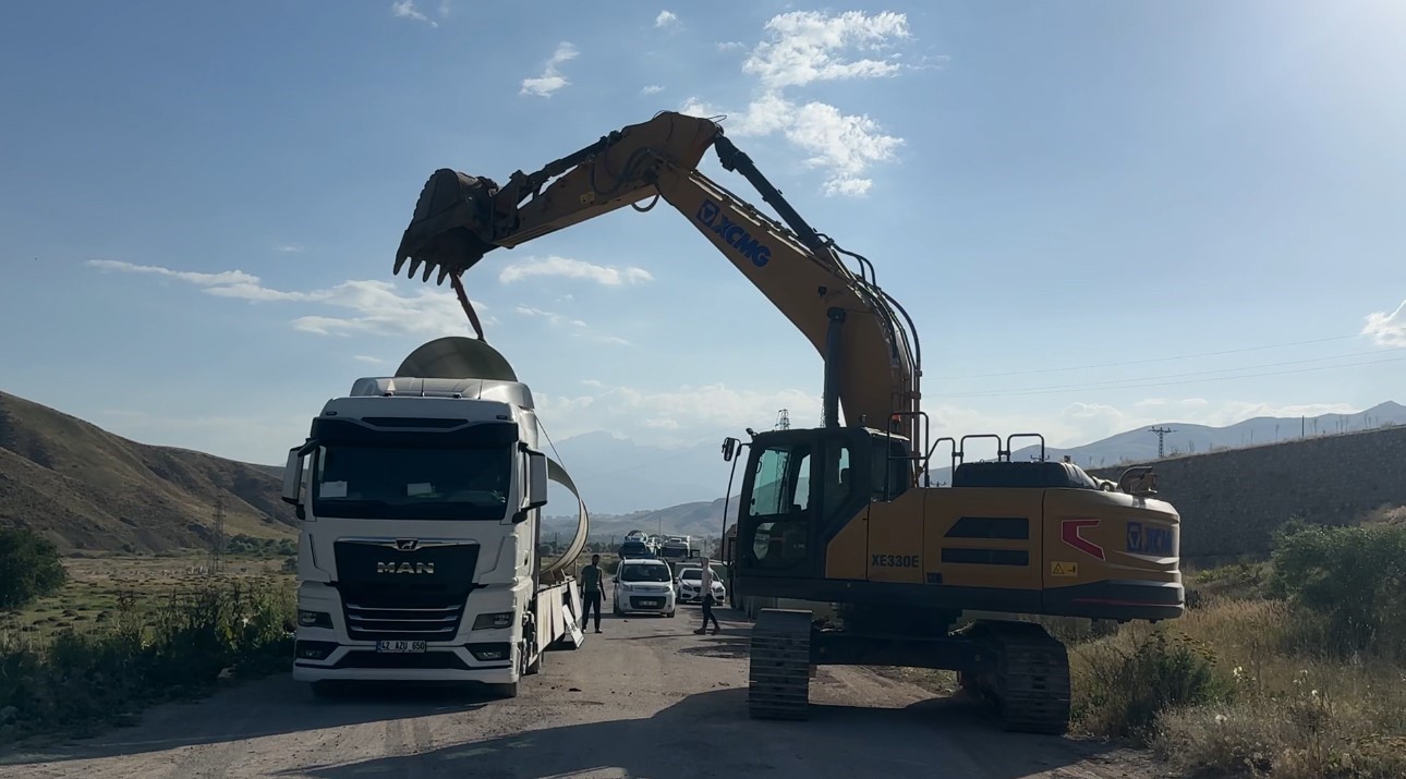 Y&uuml;ksekova&rsquo;nın tarımı i&ccedil;in boru d&ouml;şeme &ccedil;alışmaları s&uuml;r&uuml;yor
