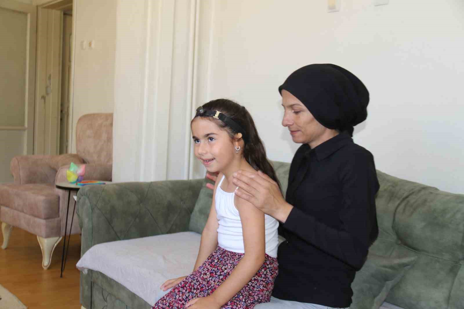 İHA&rsquo;ya verdiği r&ouml;portaj sonrası minik Zeynep&rsquo;e ilk yardım elini Do&ccedil;. Dr. Akdağ uzattı
