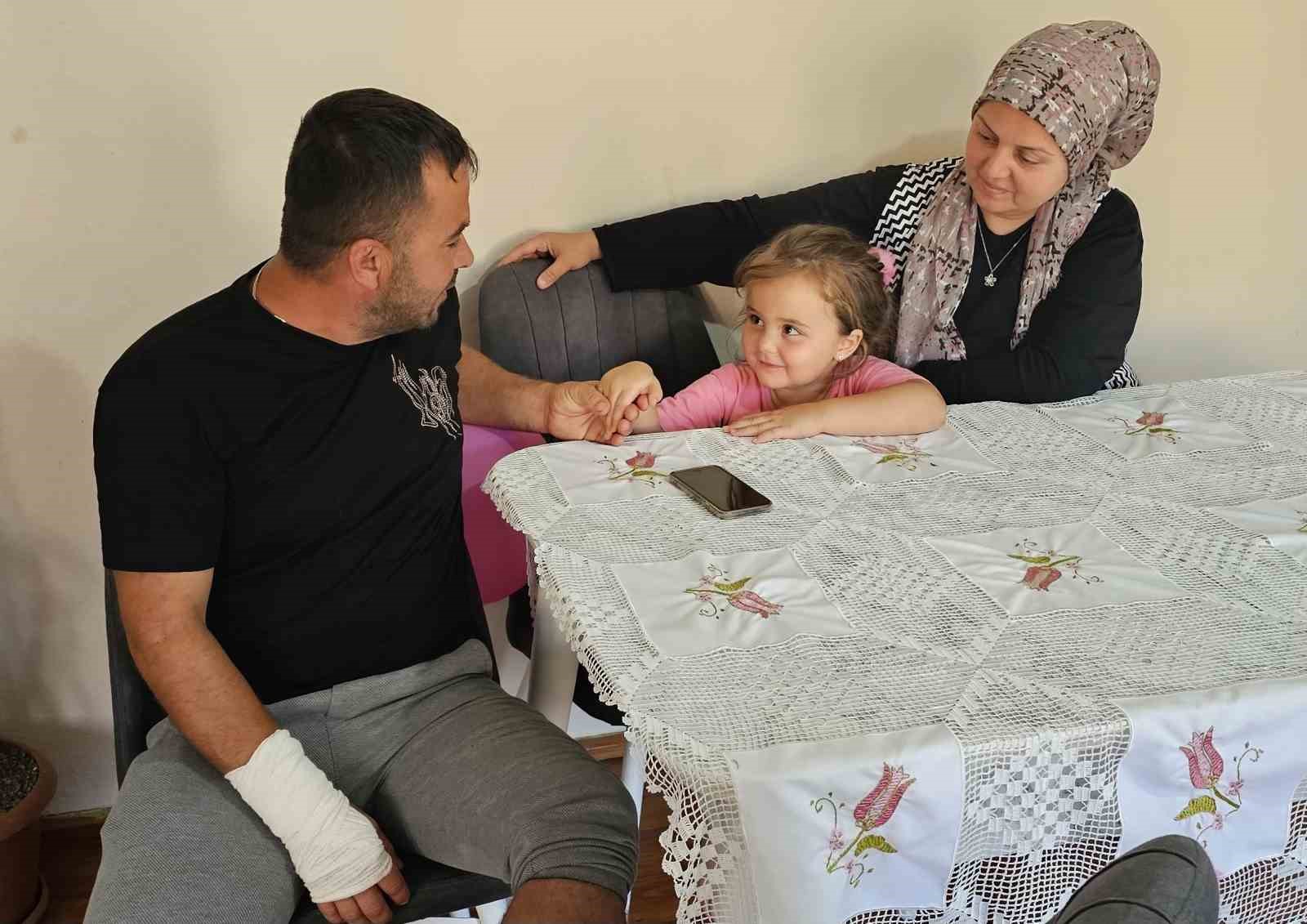 Sokak k&ouml;peğinin saldırısına uğradı, ayağı iki yerden kırıldı
