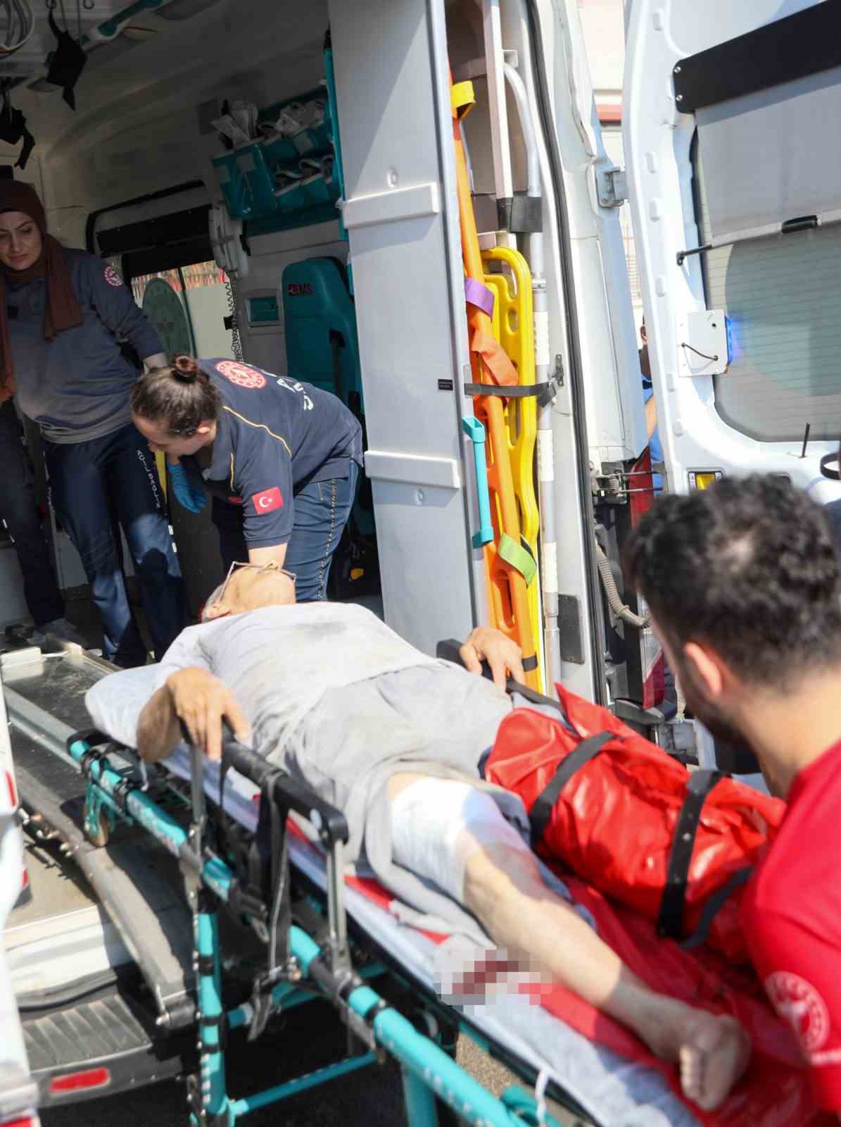 Fırın &ccedil;alışanını "Ona selam s&ouml;yle" diyerek bacağından vurdu
