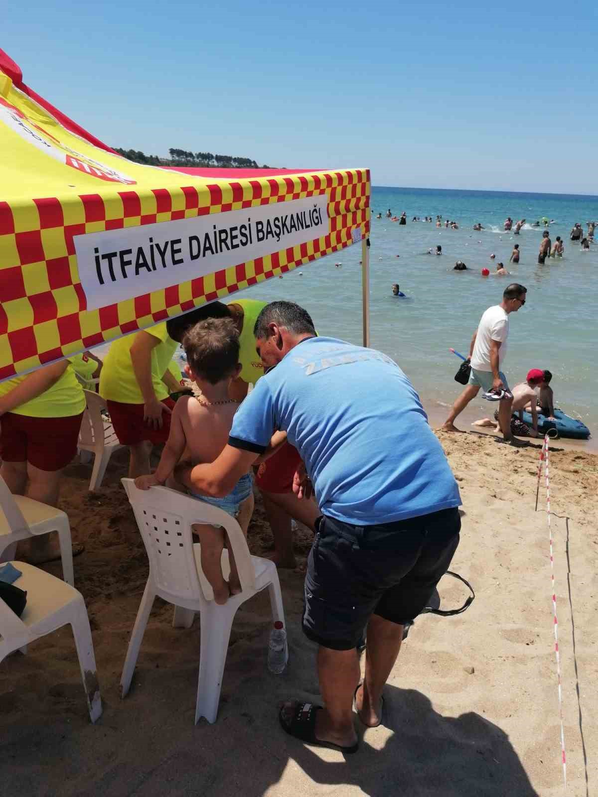 Kandıra sahillerinde çocuklar güvende