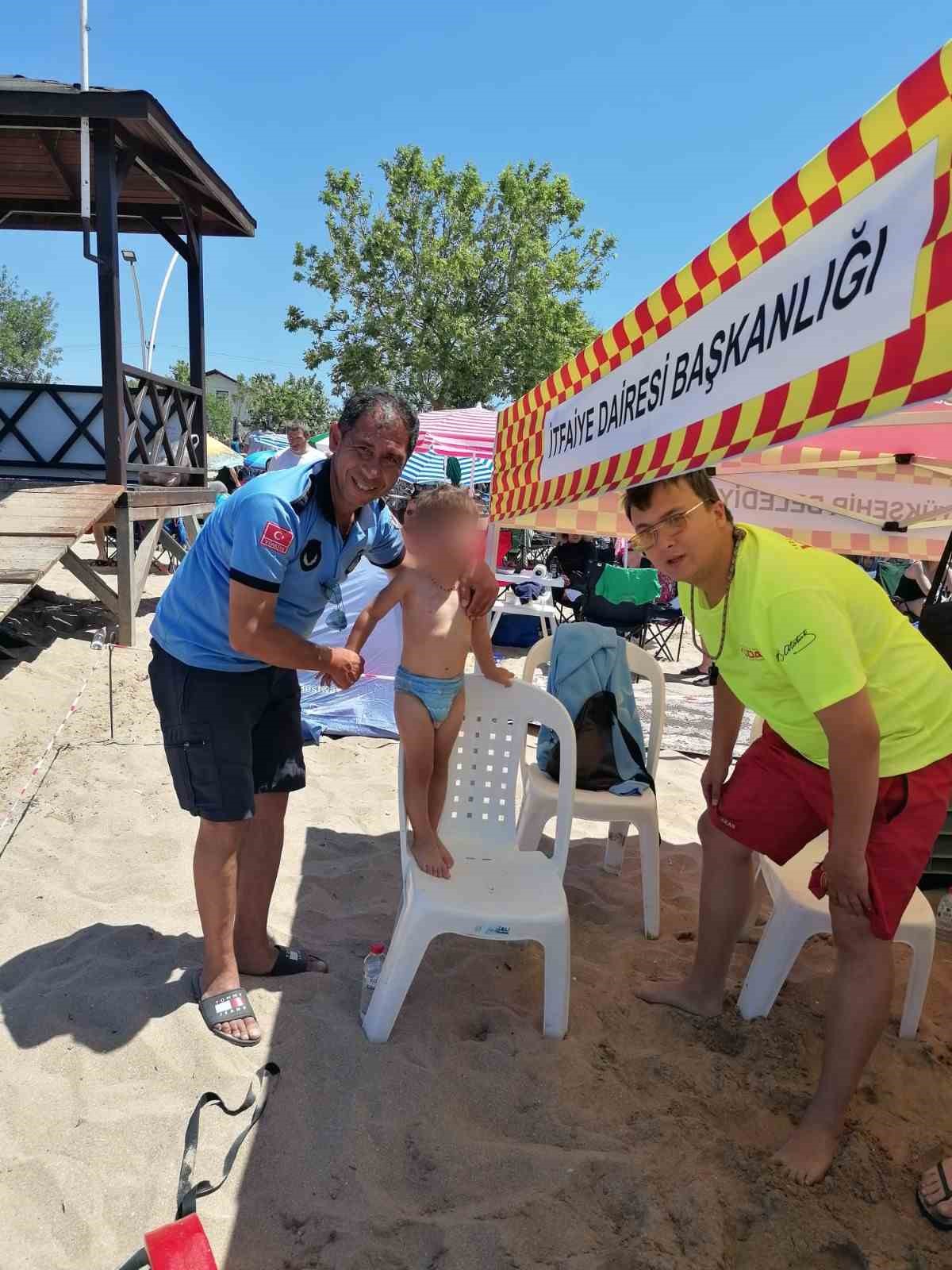 Kandıra sahillerinde çocuklar güvende
