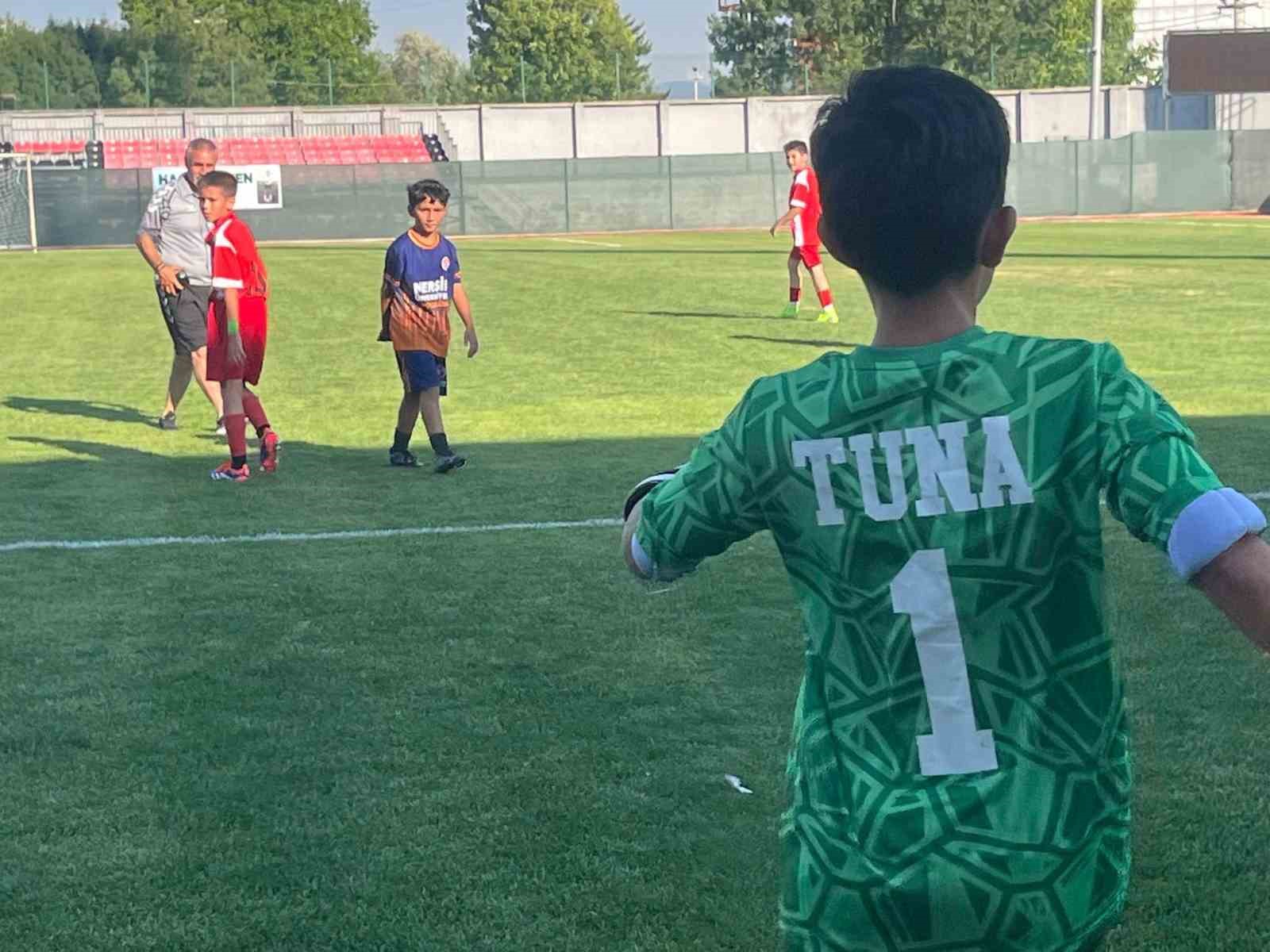 Tavşanlı’da Erdemspor Junior cup futbol şöleni büyük ilgi gördü
