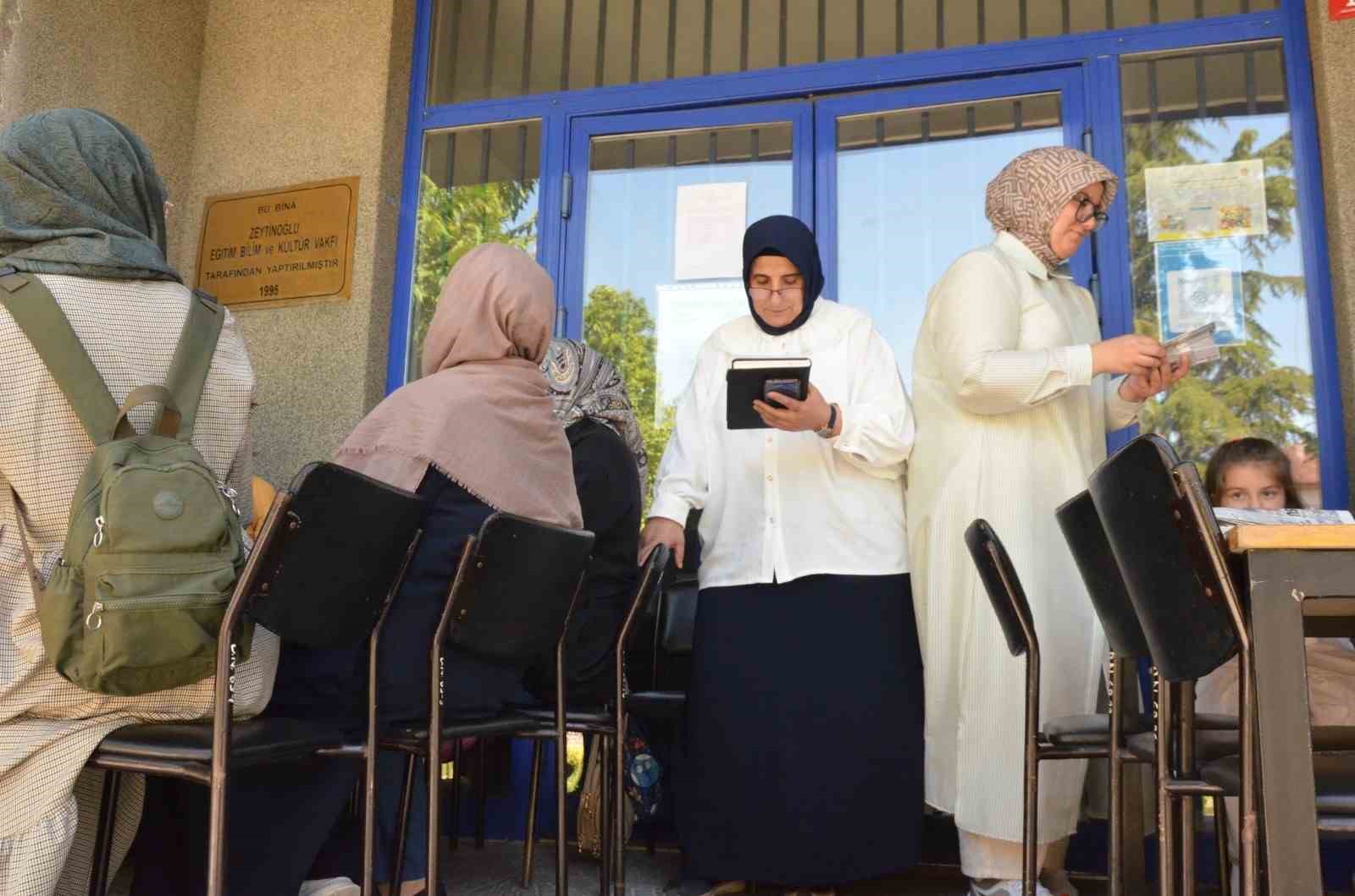 Tavşanlı&rsquo;da Kadınların geri d&ouml;n&uuml;ş&uuml;m hamlesi
