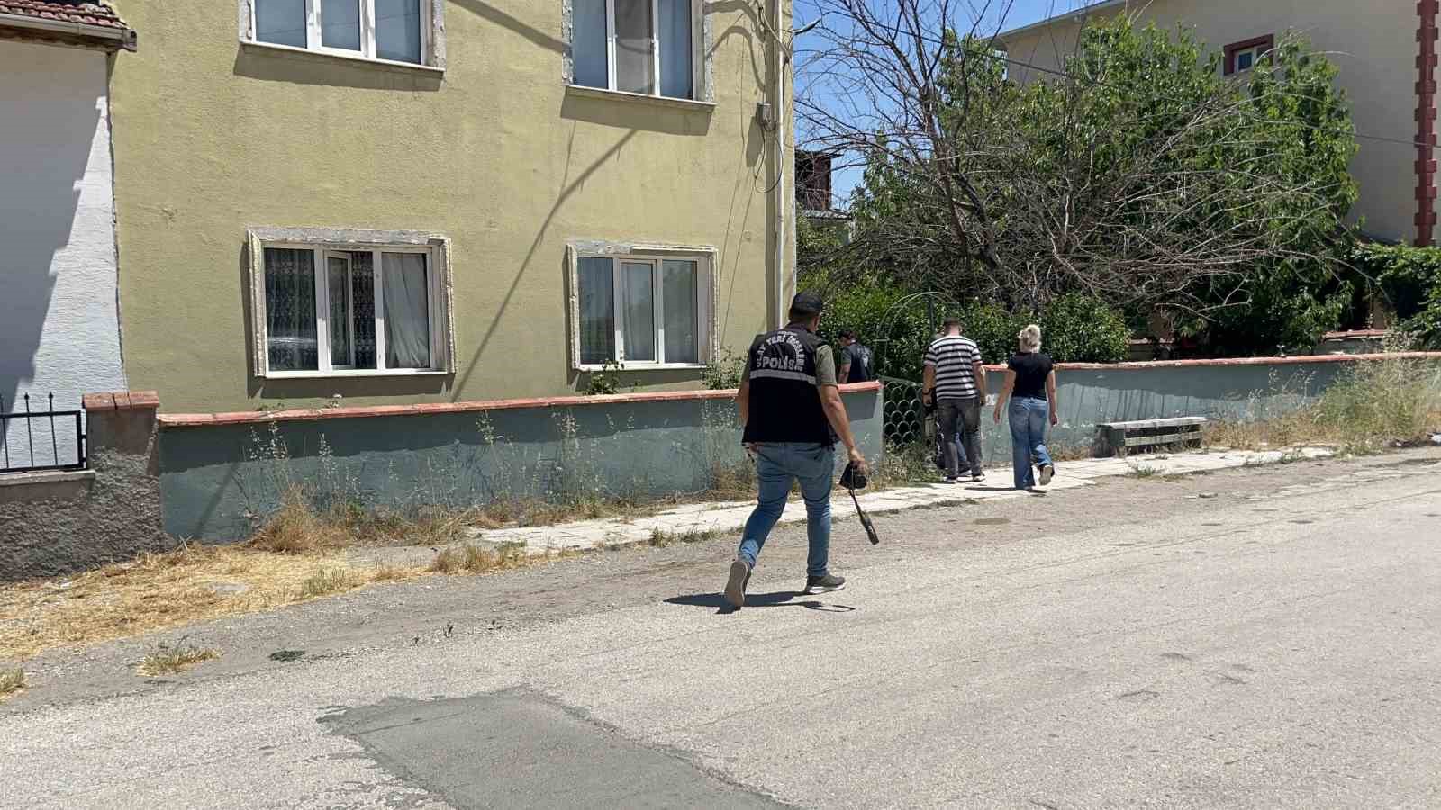 Ölü bulunan 2 çocuk babası şahıs kalp sorunu nedeniyle vefat etmiş