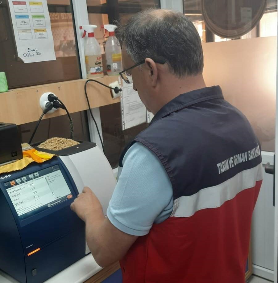 Altıntaş&rsquo;ta y&uuml;zde 50 hibe desteğinden faydalandırılmış olan un fabrikasında denetim
