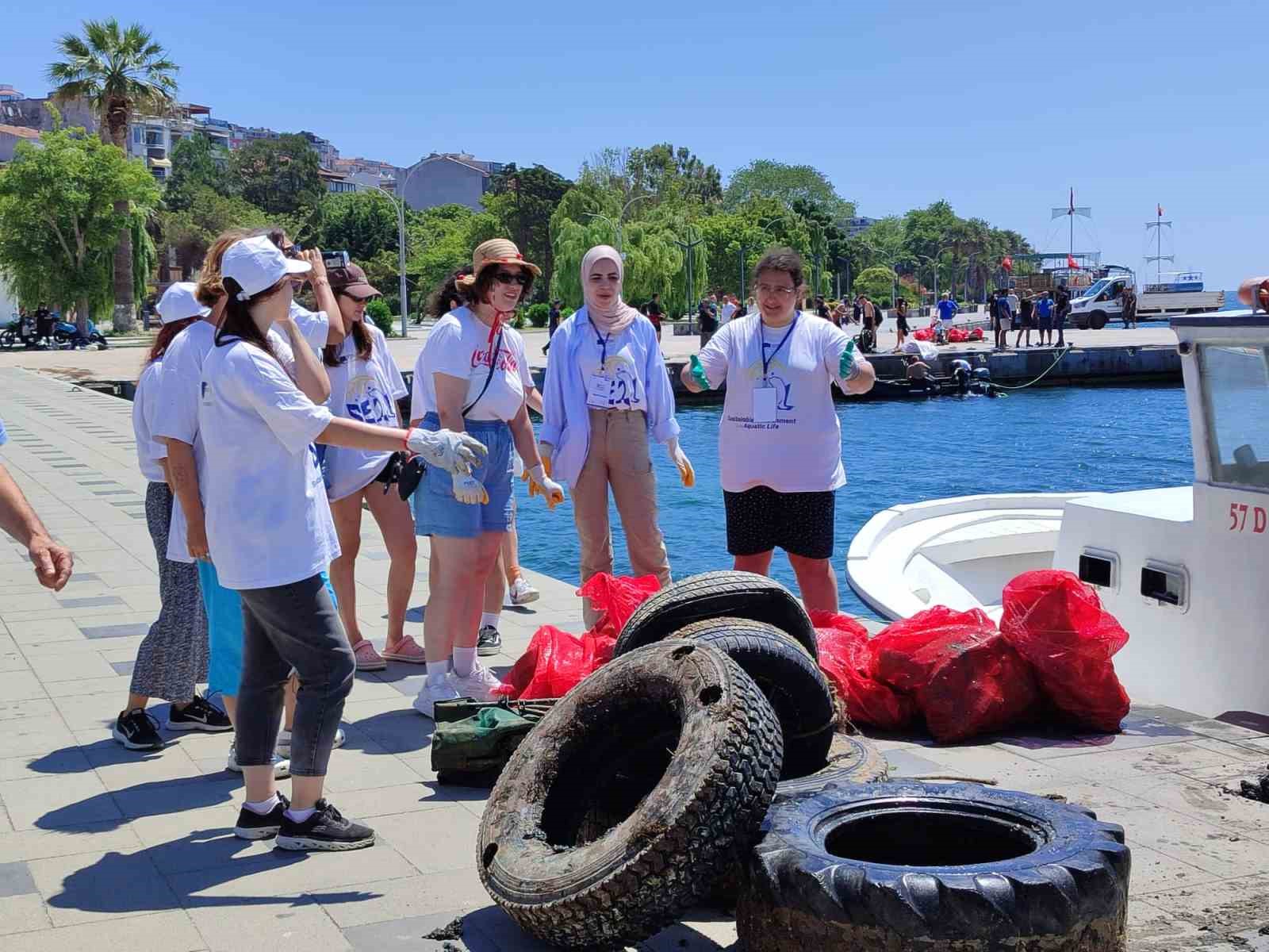 Uluslararası gönüllüler Sinop’u temizledi