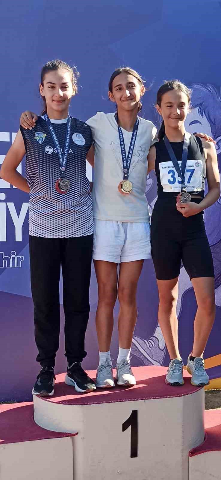 Odunpazarıspor&rsquo;dan &ccedil;ifte şampiyona başarısı
