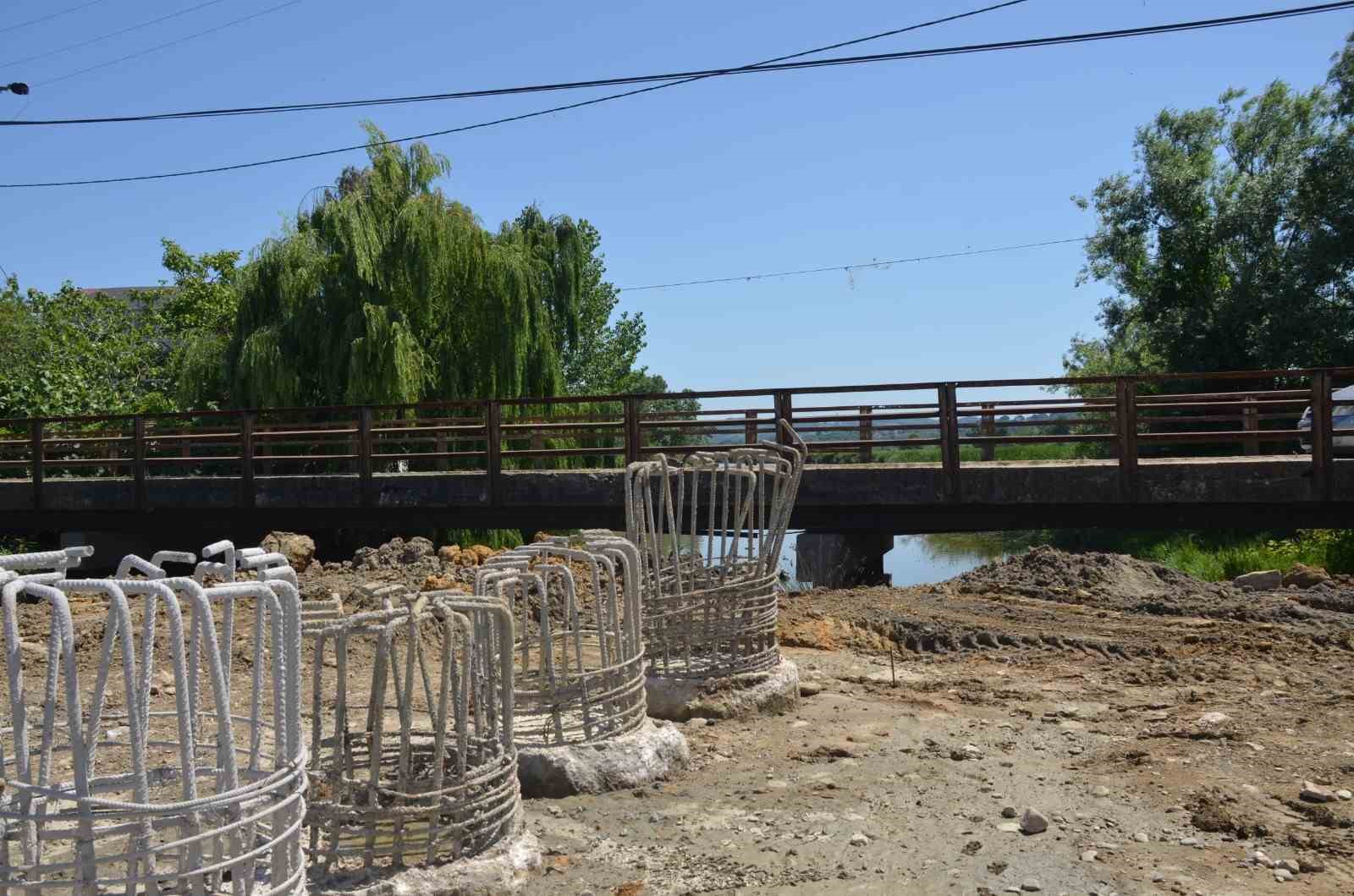 Sinop Akliman&rsquo;daki k&ouml;pr&uuml;ler &ccedil;ift y&ouml;nl&uuml; olarak yenileniyor
