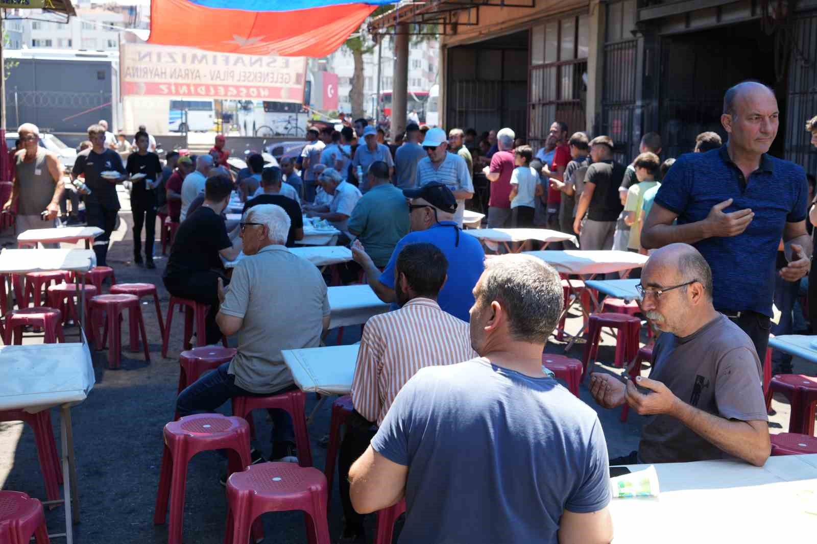 Sanayi esnaflarından 16. geleneksel hayır yemeği
