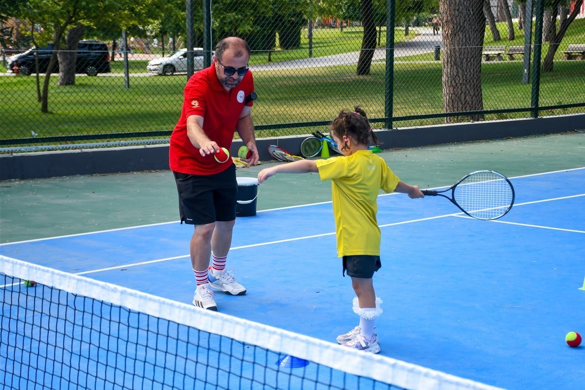 Balıkesir&rsquo;de yaz spor okulları başladı
