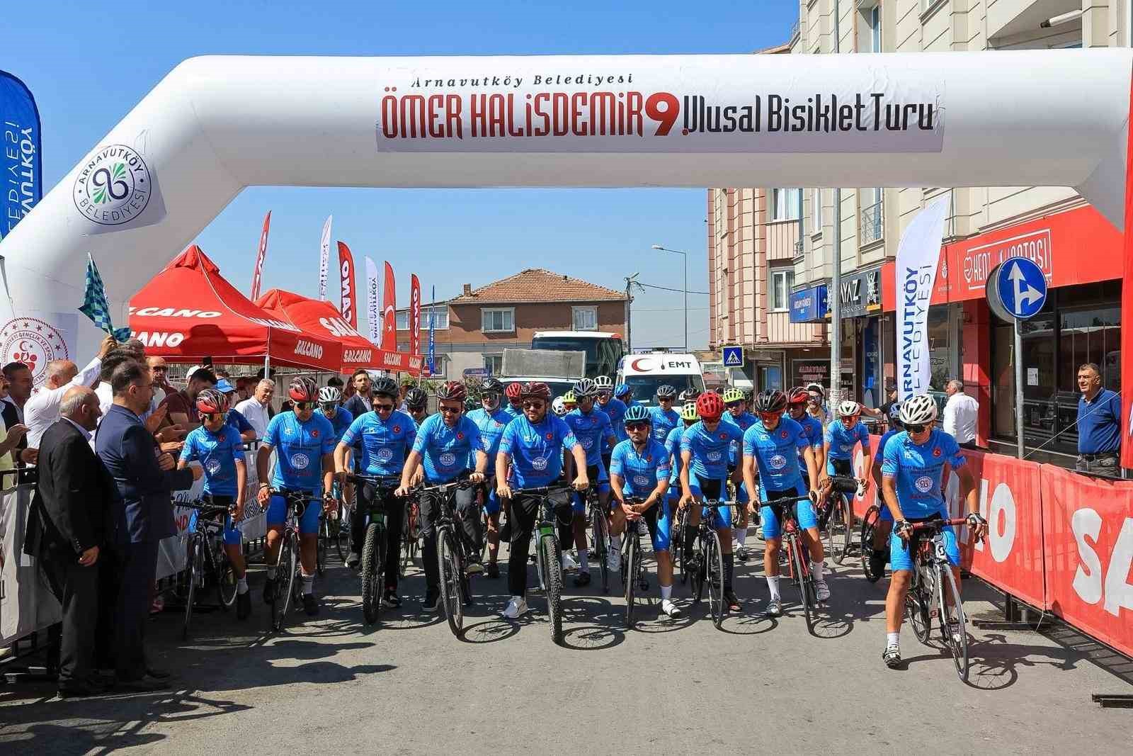Arnavutköy’de 9. Ömer Halisdemir Bisiklet Turu başladı