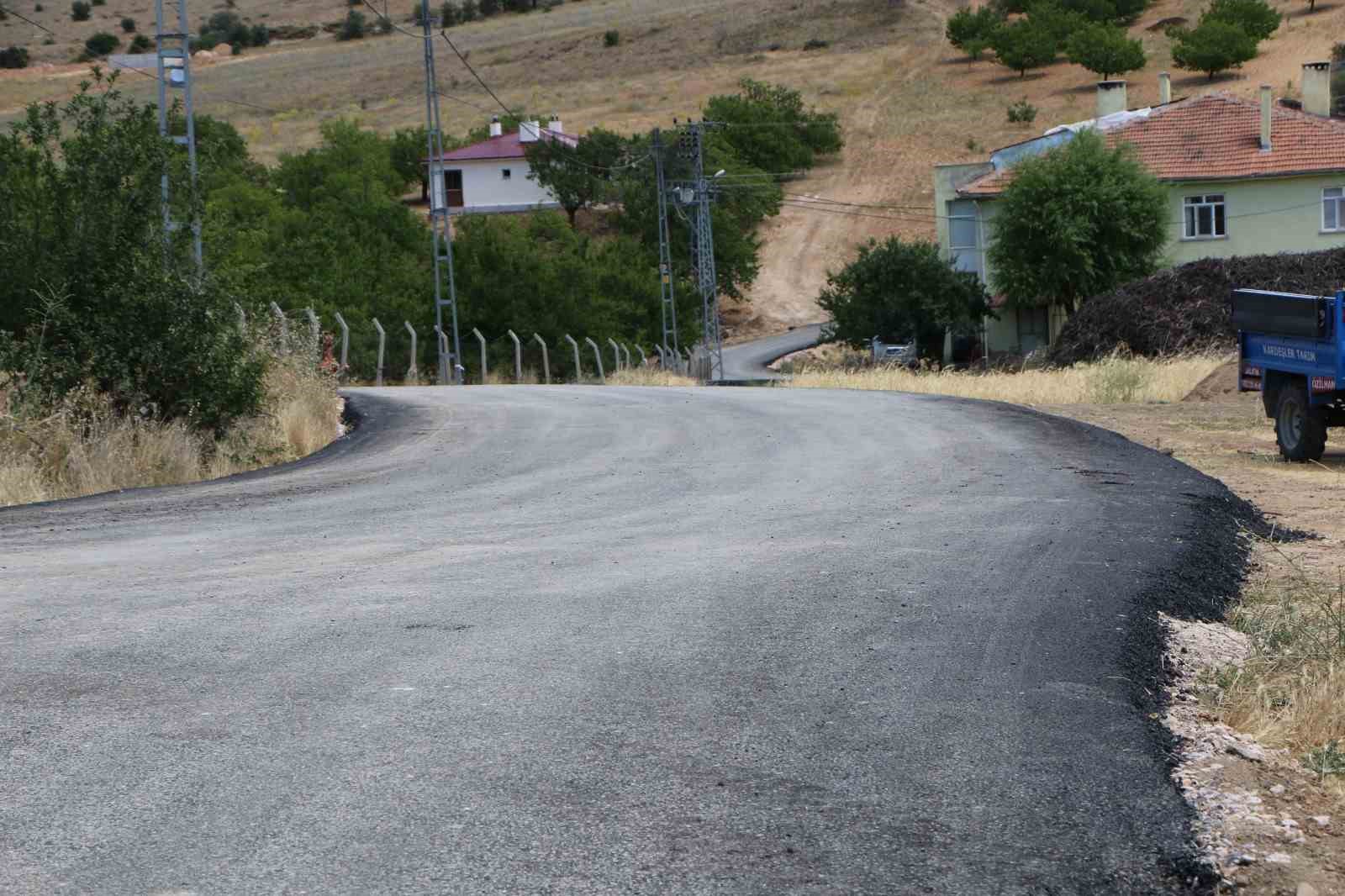 Elazığ’da 4 köyün BSK kaplamalı yol çalışması tamamlandı
