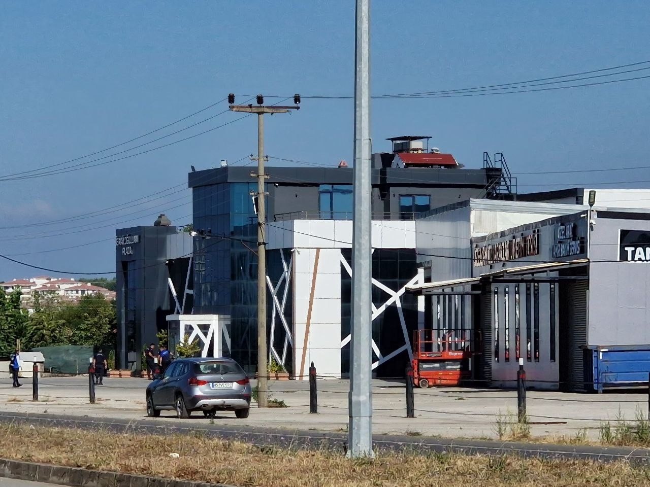 Satın aldıkları araçları teslim alamayan mağdurlar konuştu
