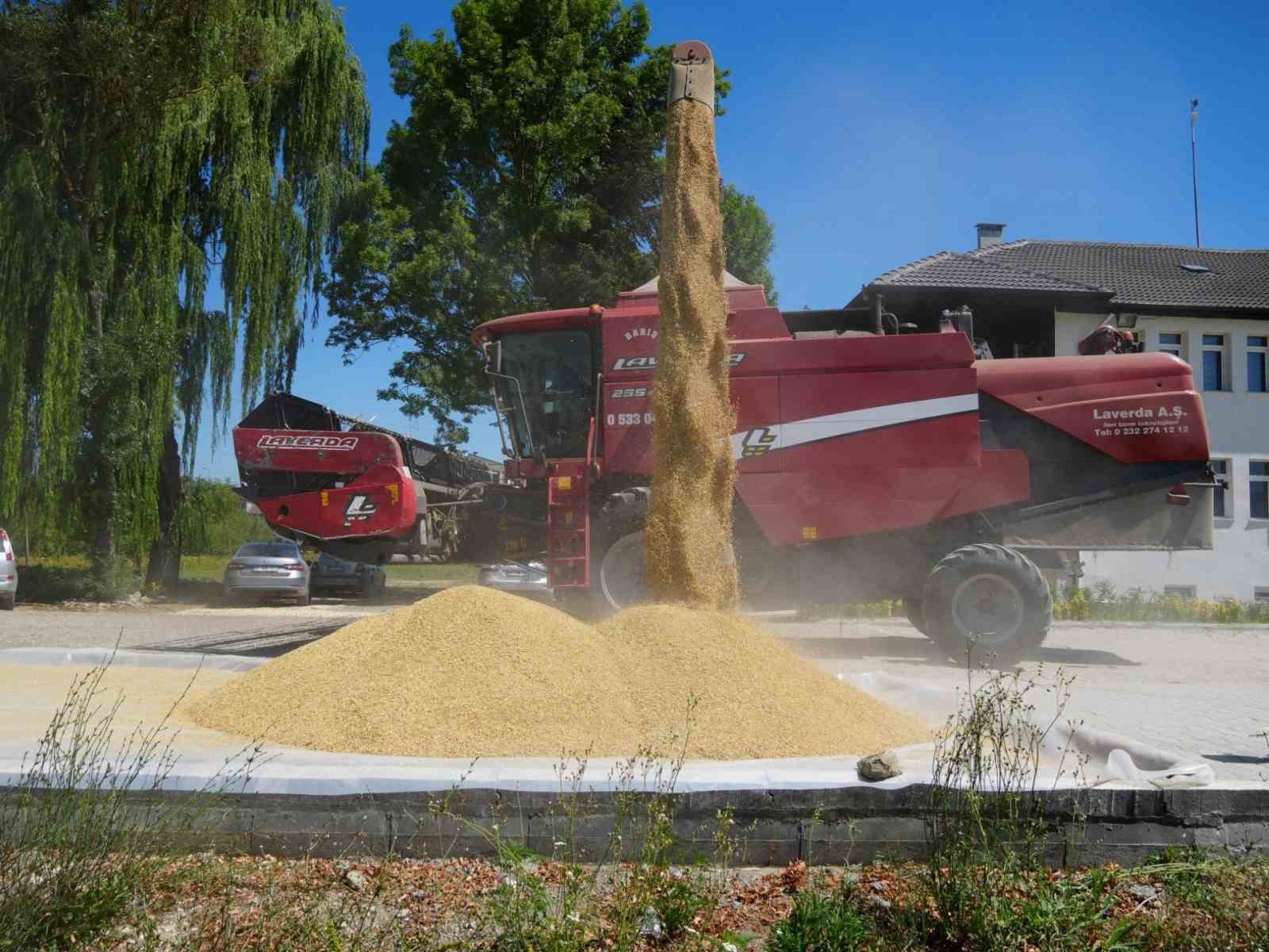 Tarım Akademisi’nde hasat bereketi