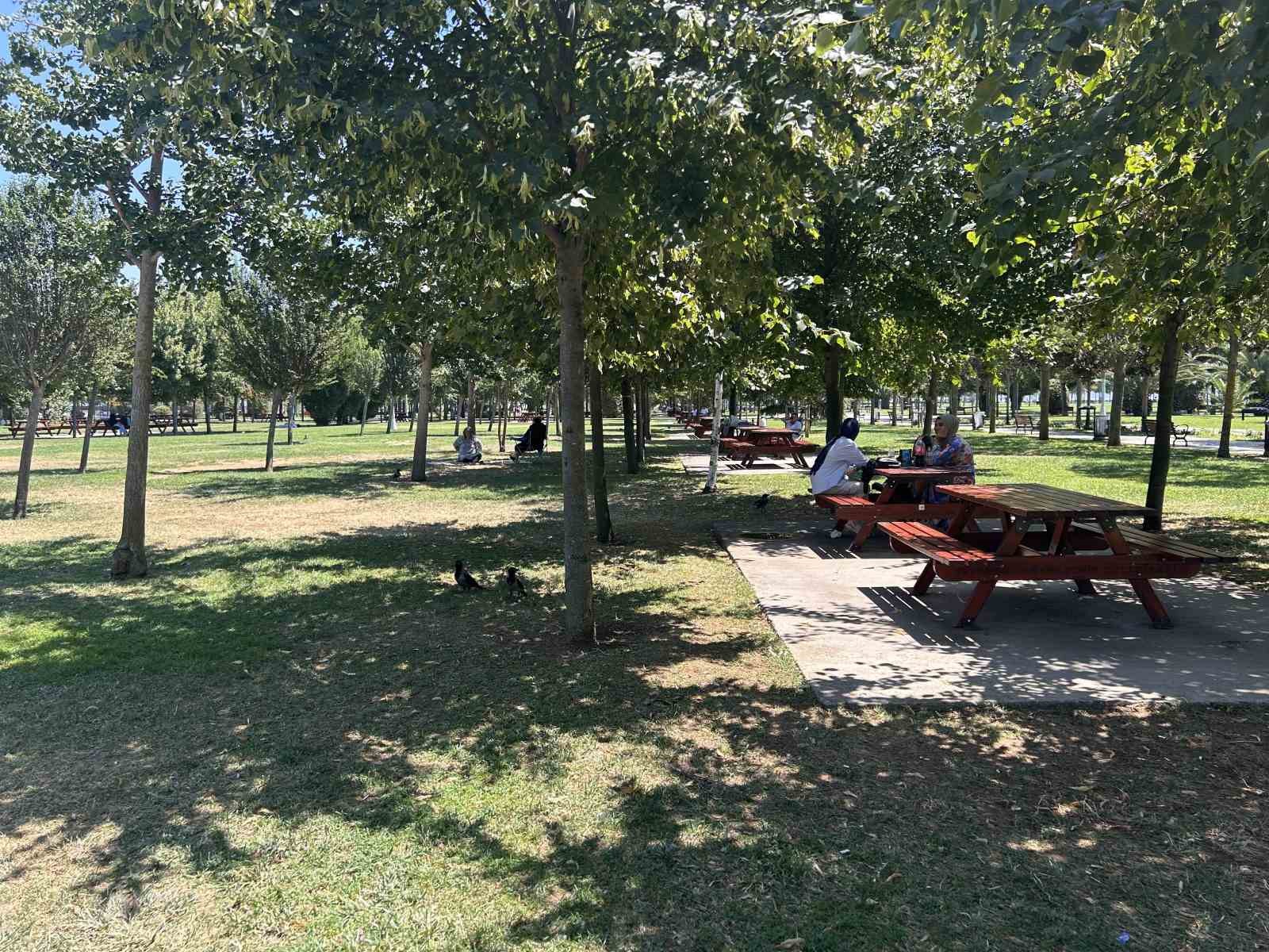 Kavurucu sıcaklarda kimi yüzerken kimiyse kilometrelerce koştu
